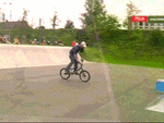 c bien tu sais joue avec le  b-cross